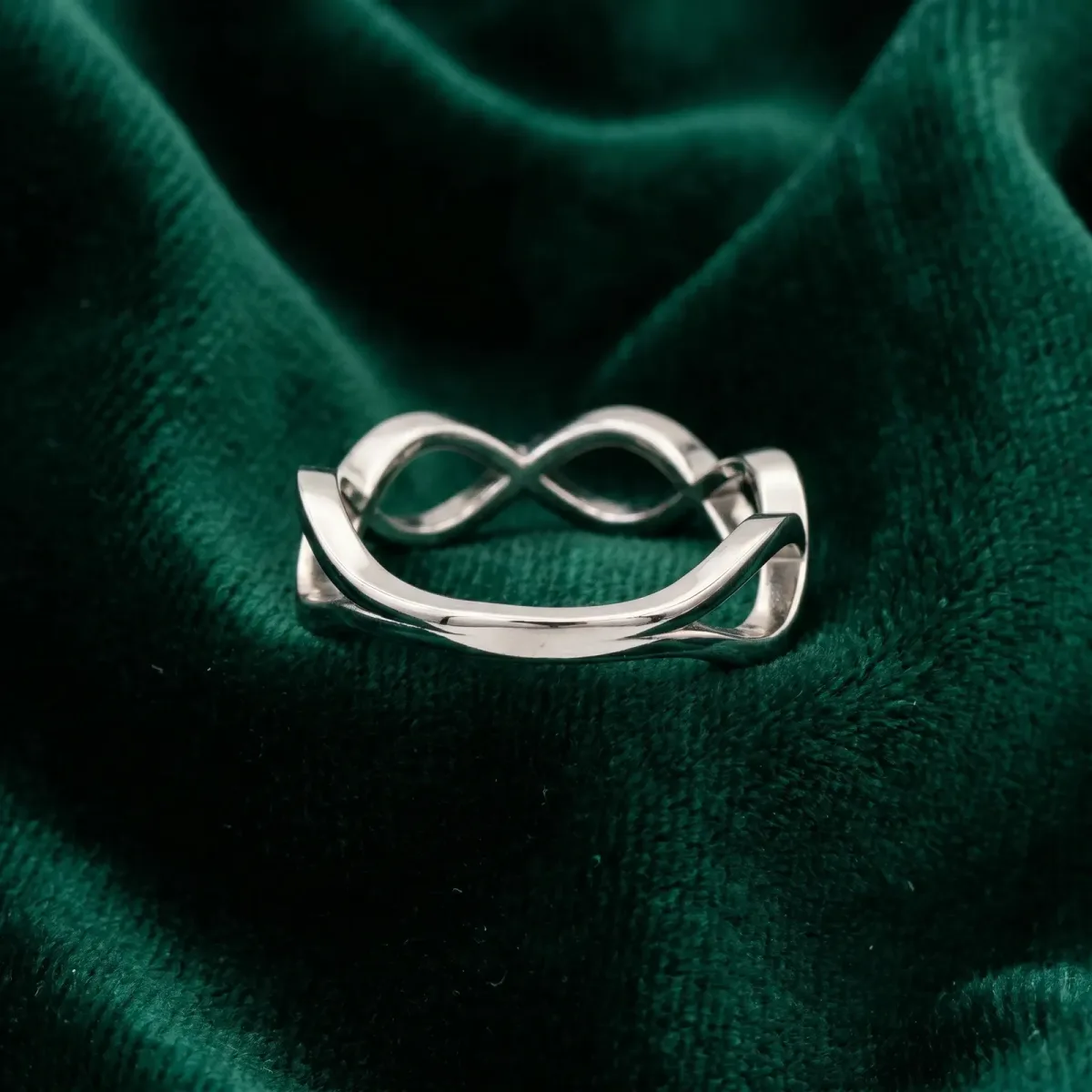 Twisted Infinity Plain Band White gold
